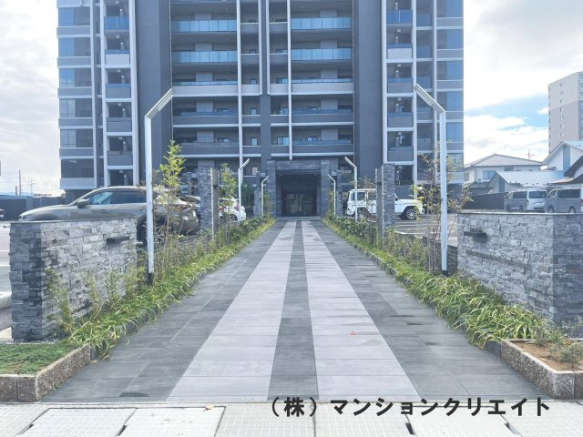 レーベン福井二の宮CROSS FRONTの外観