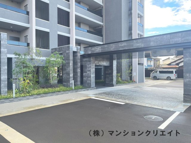 レーベン福井二の宮CROSS FRONTの外観