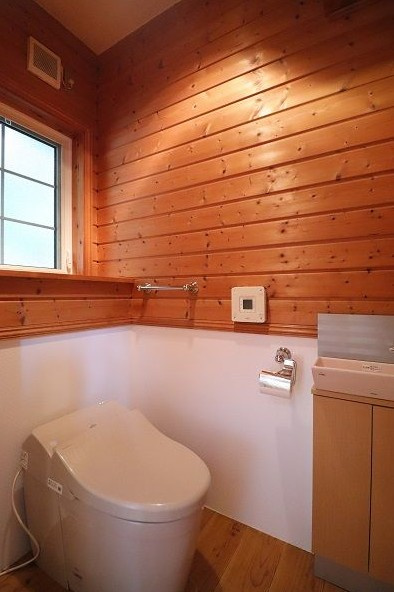 アサヒ国分町戸建のトイレ