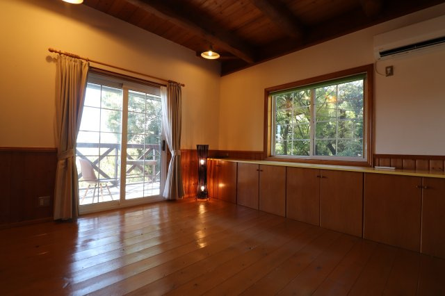 アサヒ国分町戸建の洋室