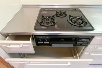 【キッチン】 | シャトー阿佐ヶ谷 | 3口ガスコンロ、グリル機能