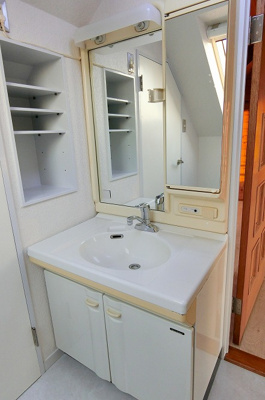 【独立洗面台】 | シャトー阿佐ヶ谷 | シャワー付き