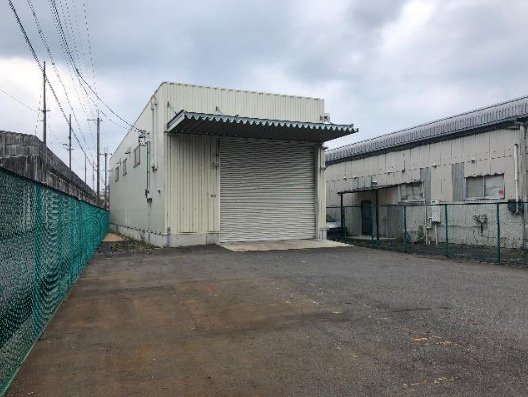 栗東市下鈎の倉庫の外観