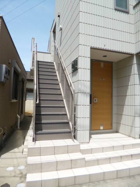 メゾン　ノーヴァのエントランス|エントランス