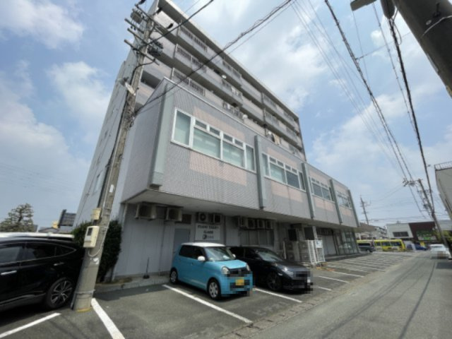 風の街ビルの外観