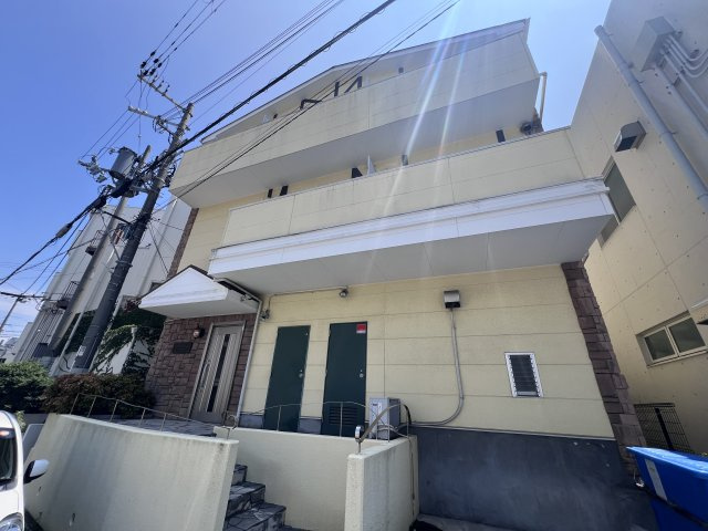 クイーンズコートの外観