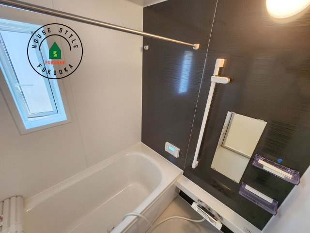 小郡市寺福童第12-2棟（2号棟）の浴室|浴室は一日の疲れを癒す場所だから、家族みんながゆったりできる快適設計。追い炊き機能付きオートバス。安定した温度で、いつでも快適に入浴できます。