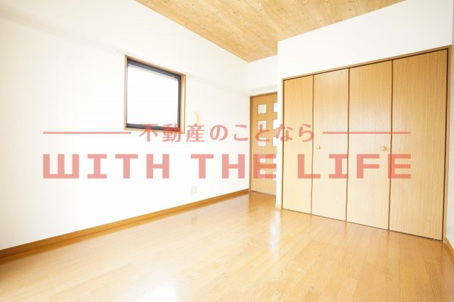 Active Umemitsu【キャッシュバック対象物件】の居間・リビング|ゆったりとした居間です