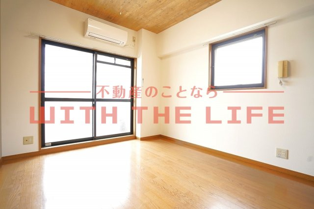 Active Umemitsu【キャッシュバック対象物件】の居間・リビング|使いやすいリビングです