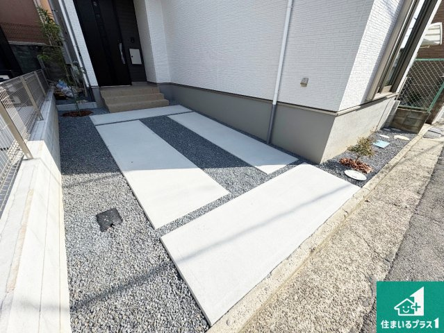 藤井寺市沢田　第1期　新築一戸建ての駐車場|駐車スペース！散水栓があるので、こまめに愛車を洗えます！