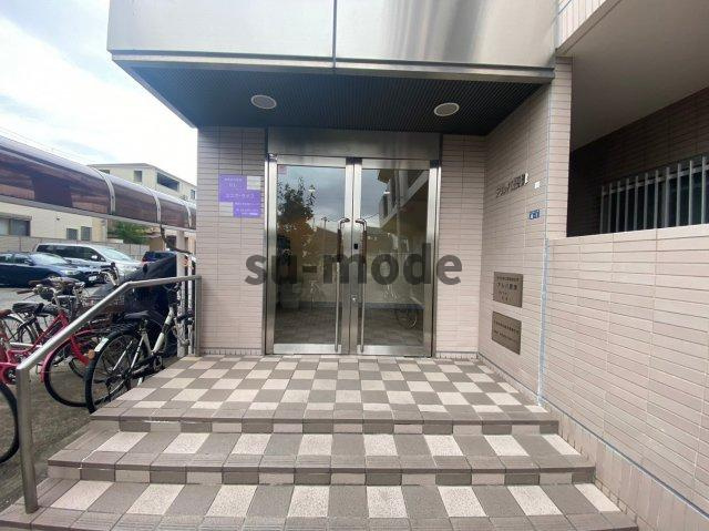 アルバ摂津のエントランス