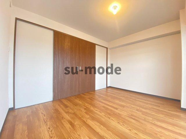 アルバ摂津の洋室