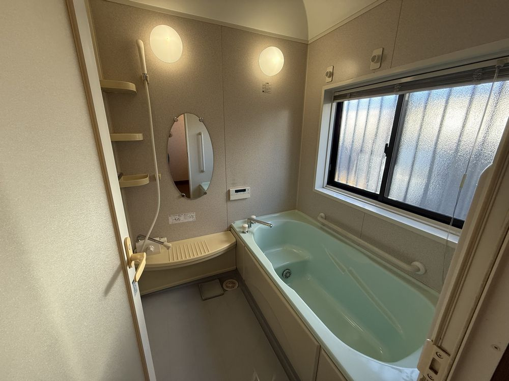 飯塚町中古住宅の浴室|■浴室乾燥機完備の1坪タイプバス