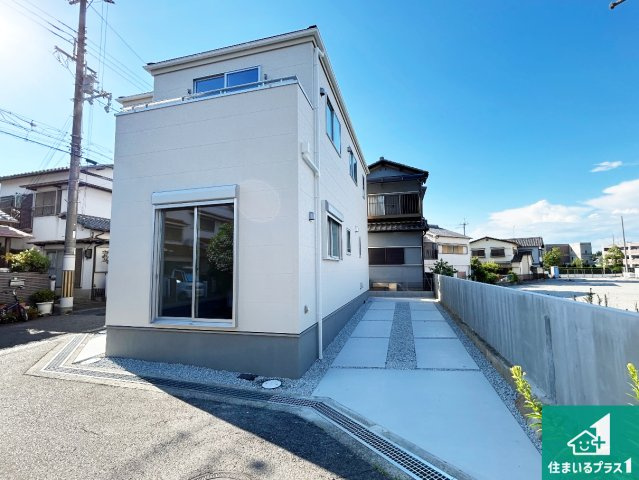 貝塚市澤　第8期　新築一戸建ての外観|安心の10年保証！外観を美しく保ち、雨水で汚れを落とします！気になることがありましたら、お気軽にお問い合わせください！