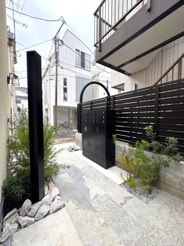 CS GARDEN田園調布のエントランス