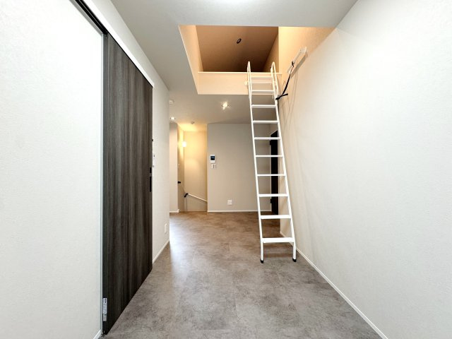 CS GARDEN田園調布の洋室