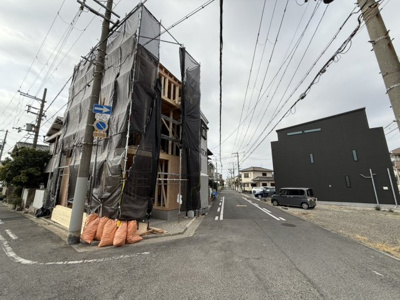 【前面道路含む現地写真】 | 浅香山小・北東角地・新築建売・堺市堺区香ヶ丘町3丁 | 前面道路含む現地写真です