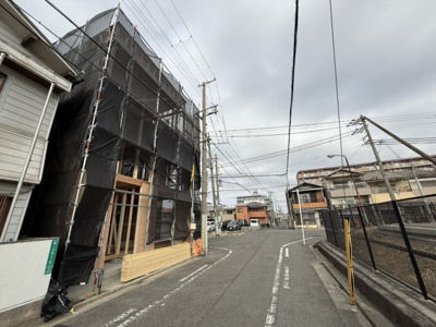 【前面道路含む現地写真】 | 浅香山小・北東角地・新築建売・堺市堺区香ヶ丘町3丁 | 前面道路含む現地写真です