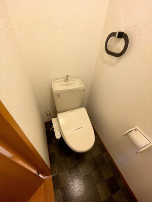 【トイレ】 | コンフォート柏原B