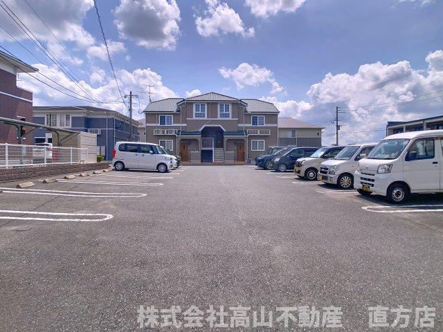 サンパティーク・メゾンＡの駐車場