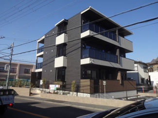 【外観】 | エタン・ロッシ