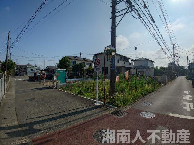 平塚市田村5丁目　土地（売地）建築条件なし　Ｂ区画　全2区画の前面道路含む現地写真|前面道路含む現地写真です