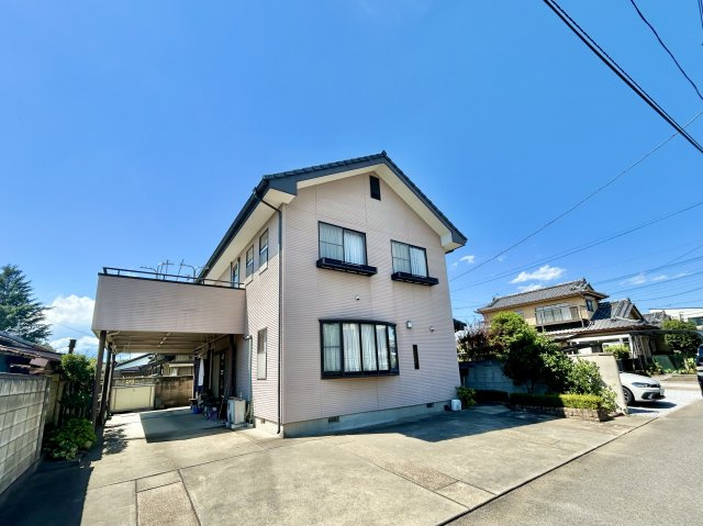 【中古戸建】伊勢崎市国定町の前面道路含む現地写真|■外観
詳しい資料などはご気軽にお問い合わせください♪