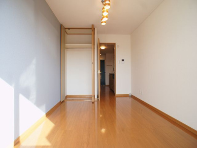 【居間・リビング】 | ウィステリア府所 | 照明器具付きです♪