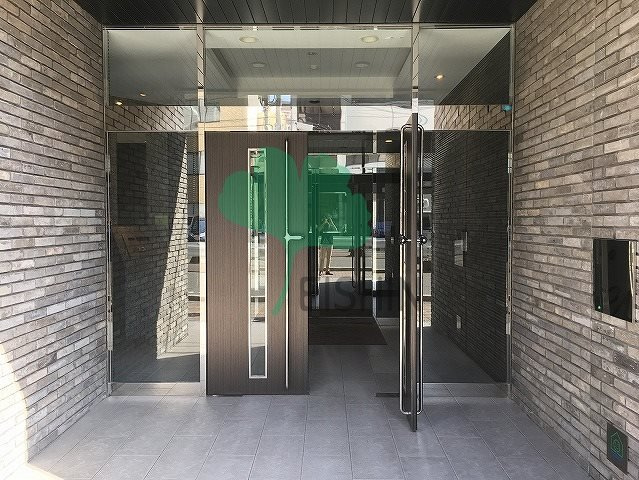 エンクレストベイ天神東のエントランス