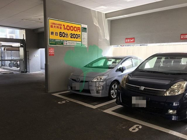 エンクレストベイ天神東の駐車場
