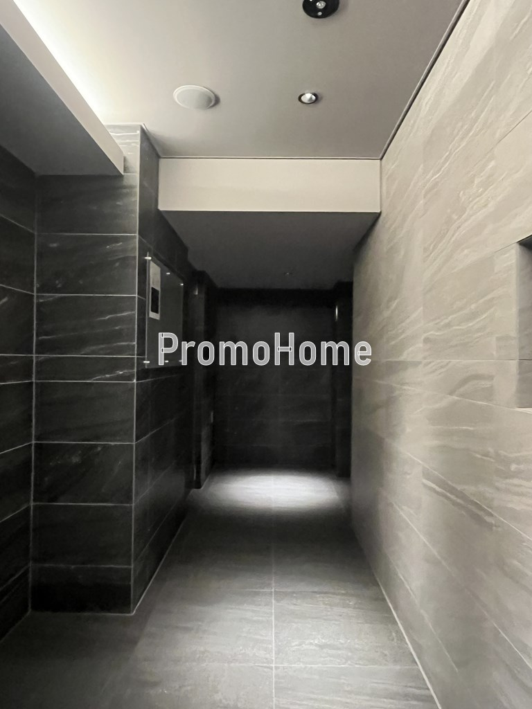 トラディス秋葉原のエントランス