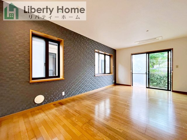 守谷市美園5丁目　中古戸建の居間・リビング