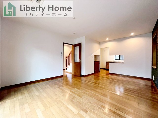 守谷市美園5丁目　中古戸建の居間・リビング