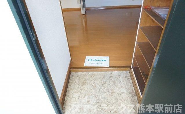 熊本市中央区坪井１丁目の賃貸マンションの玄関