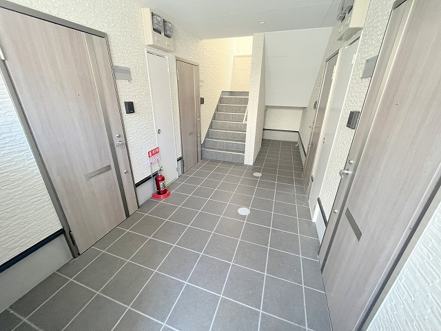 ドエル小花のエントランス|エントランスです