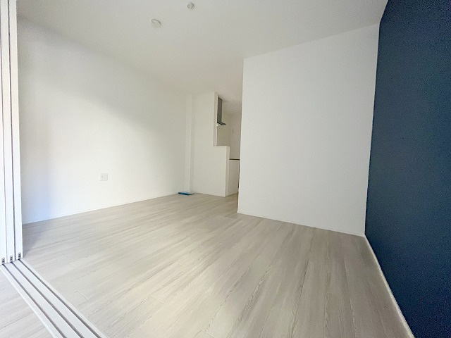 ドエル小花の居間・リビング|こちらの居間で趣味の時間をお楽しみください