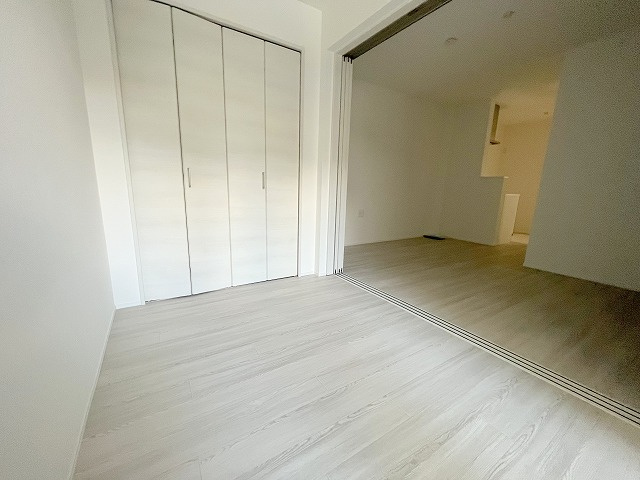 ドエル小花の居間・リビング|ゆったり過ごせるリビングです