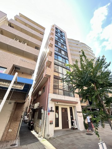 鯉川マンションの外観