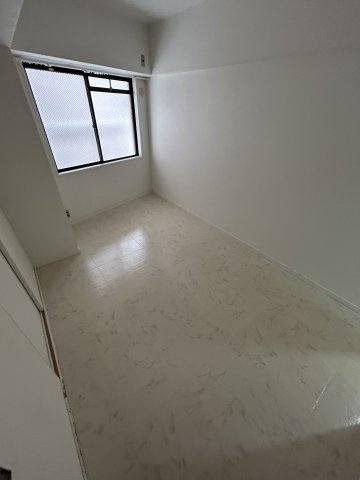 鯉川マンションの内装