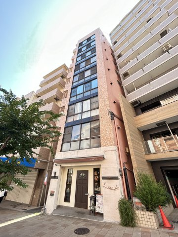 鯉川マンションの外観