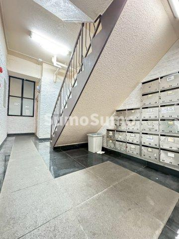 鯉川マンションのロビー