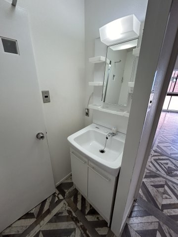 鯉川マンションの洗面所