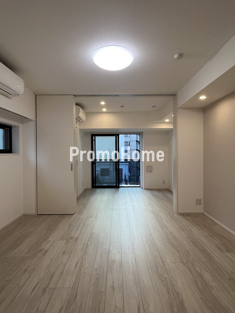 トラディス秋葉原の居間・リビング