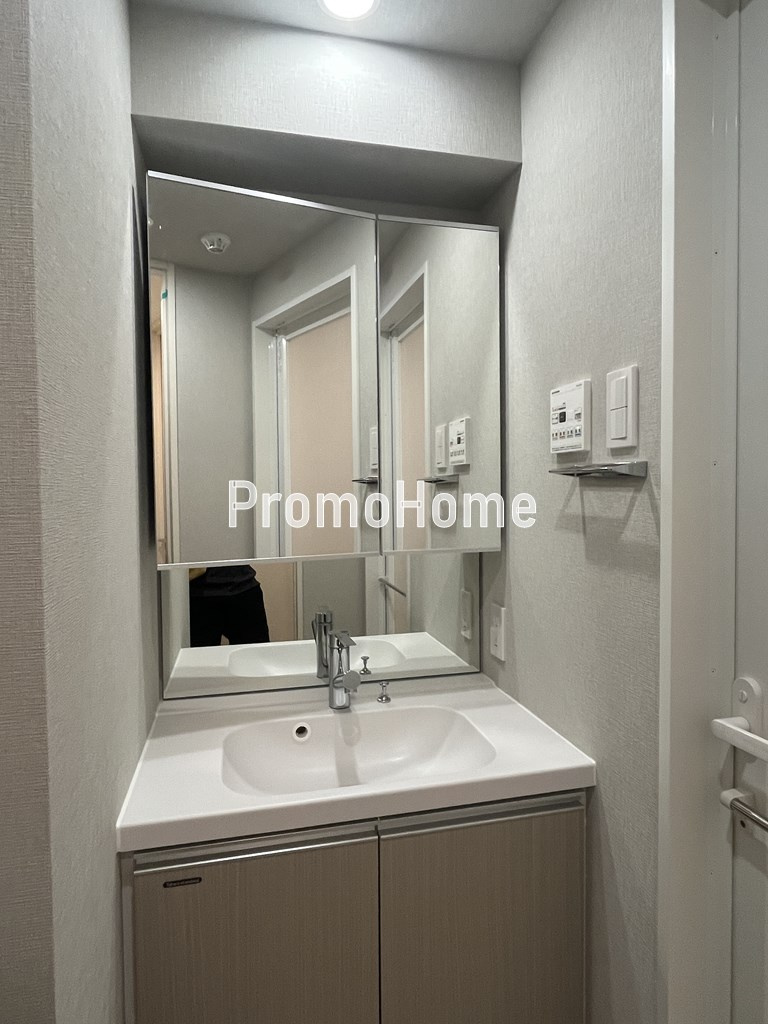 トラディス秋葉原の洗面所