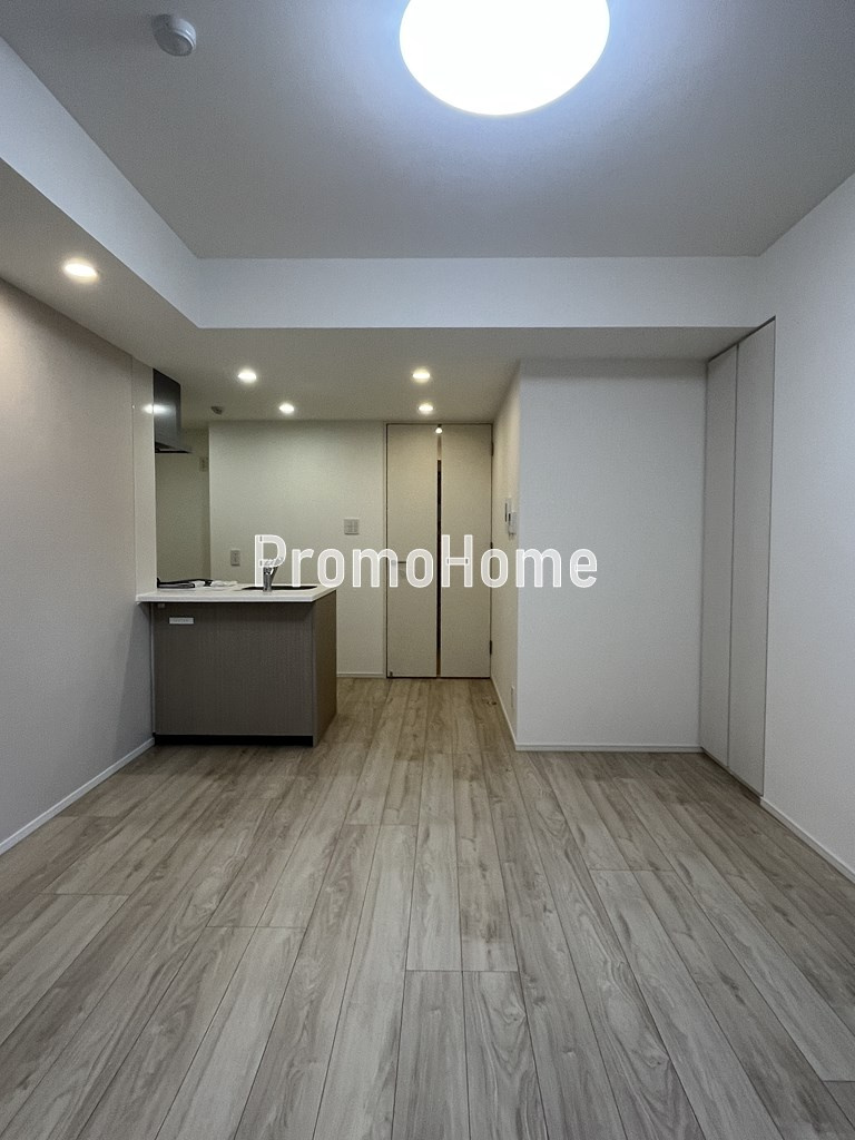 トラディス秋葉原の居間・リビング