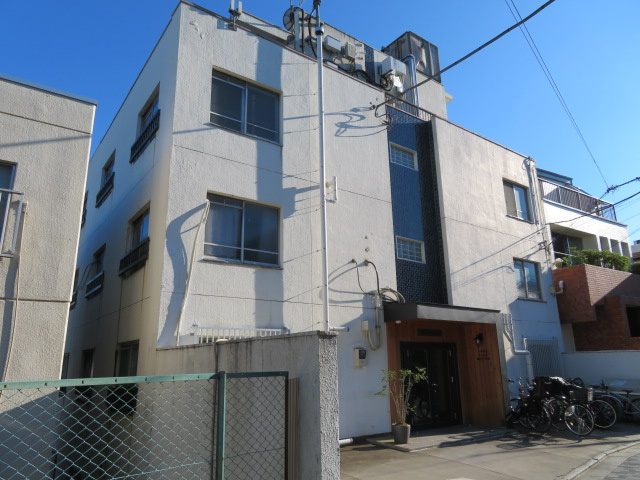 新宿区下落合３丁目の一棟マンションの外観