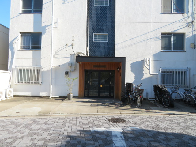 新宿区下落合３丁目の一棟マンションの外観