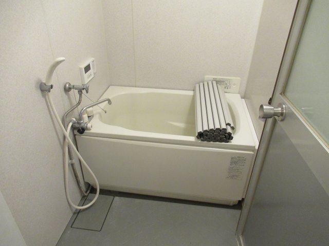 兵庫県公社　播磨城ノ宮２号棟の浴室|コンパクトで使いやすいお風呂です