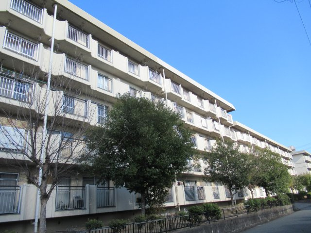 兵庫県公社　播磨城ノ宮２号棟の外観