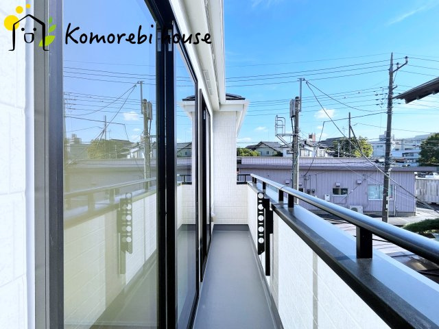 さいたま市北区奈良町　79番　新築一戸建て　ハートフルタウン　Bのバルコニー|暖かな日差しのふりそそぐバルコニー